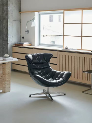Poltrona Design Divano Sofa Sedile Lounge Club Imbottito in Pelle di Lusso Sedia Relax