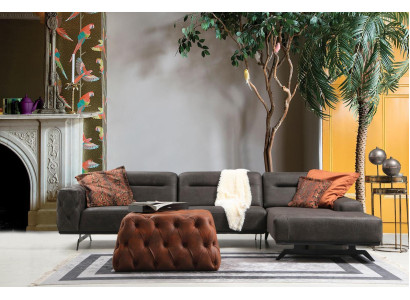 Divano ad angolo a L in tessuto grigio con pouf, divano imbottito a forma di L in tessuto.