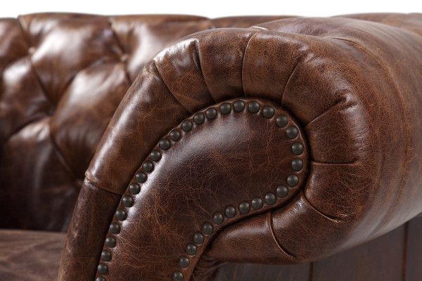 Divano Chesterfield Poltrona Pouf 1 Posto Divani Design Imbottiti in Pelle Nuovi