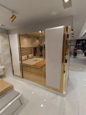 Armadio moderno in legno per camera da letto, nuovo, mobili nuovi.