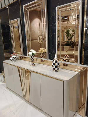 Lussuoso comò moderno con 3 specchi Design esclusivo e di alta qualità