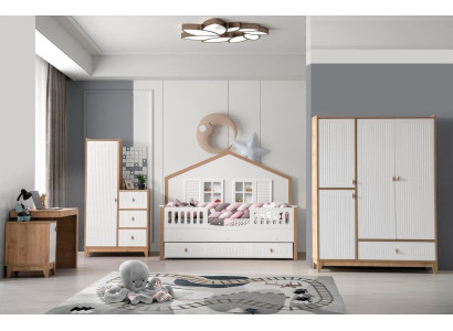 Set per la camera dei bambini elegante, letto, armadio e scrivania, 4 pezzi luminoso.
