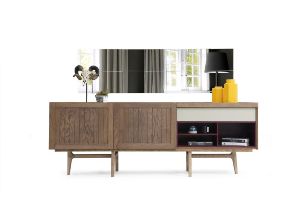 Mobiletto credenza in legno moderno marrone per soggiorno.
