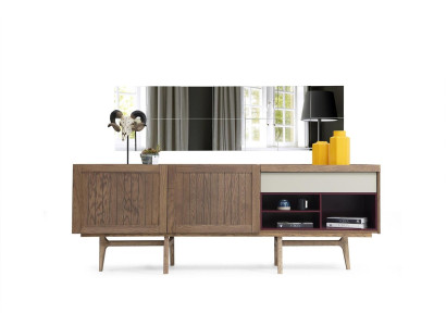 Mobiletto credenza in legno moderno marrone per soggiorno.