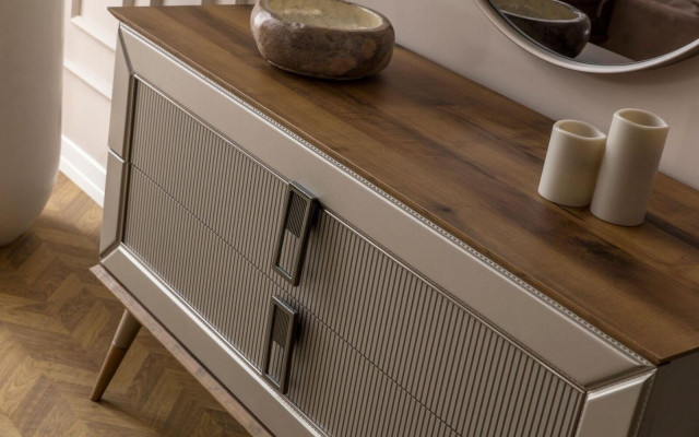 Comò design marrone, specchio tondo di lusso, set di tavoli da toeletta 2 pezzi.