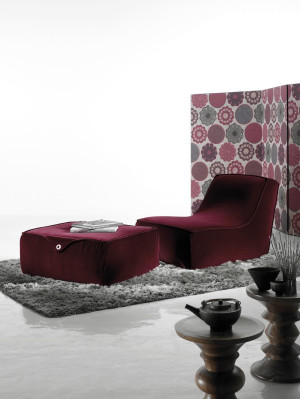 Design poltrona poggiapiedi di lusso monoposto moderna in pelle grigia del marchio Prianera.