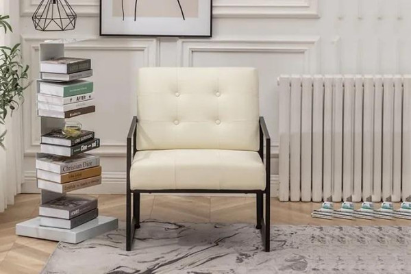 Poltrona esclusiva per soggiorno stile moderno beige tessuto gambe in metallo.