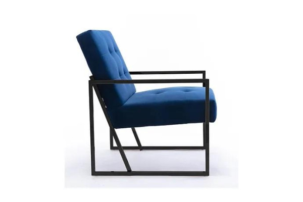 Poltrona monoposto imbottita blu, struttura in legno, gambe in metallo, lussuosa.
