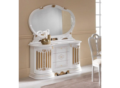 Mobile d'antiquariato classico con specchio, armadio xxl, credenza. Mobili italiani