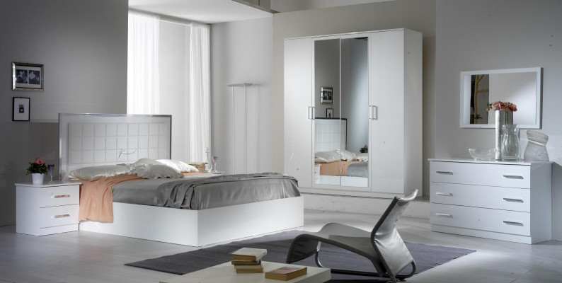 Guardaroba di lusso, armadi in laccato lucido di design, armadi classici.