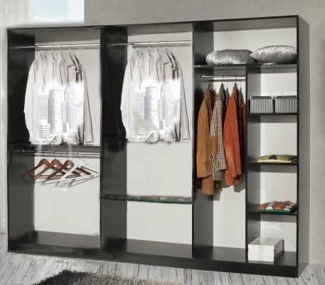 Guardaroba di lusso, armadi in laccato lucido di design, armadi classici.