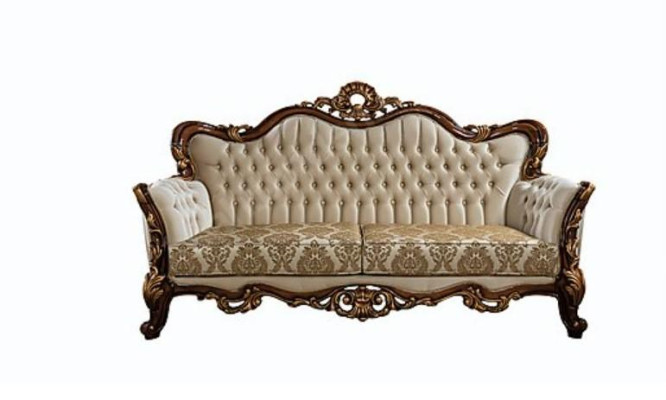 Chesterfield divano barocco a tre posti in stile barocco in tessuto dorato.