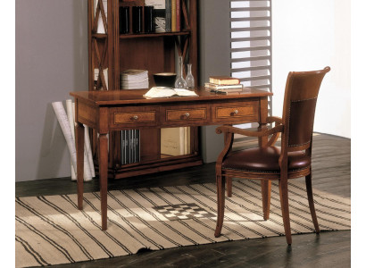 Arredamento per ufficio in set: scrivania e sedia - Duo elegante per un lavoro efficiente.