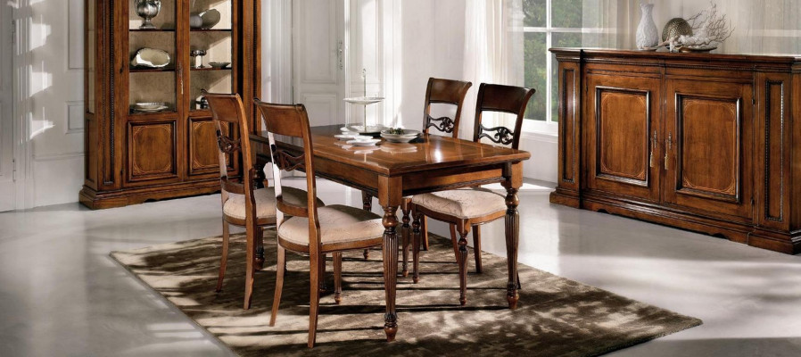 Set sala da pranzo con 4 sedie Vetrina Gruppo Tavolo con sedie Vetrine 7 pezzi Comò