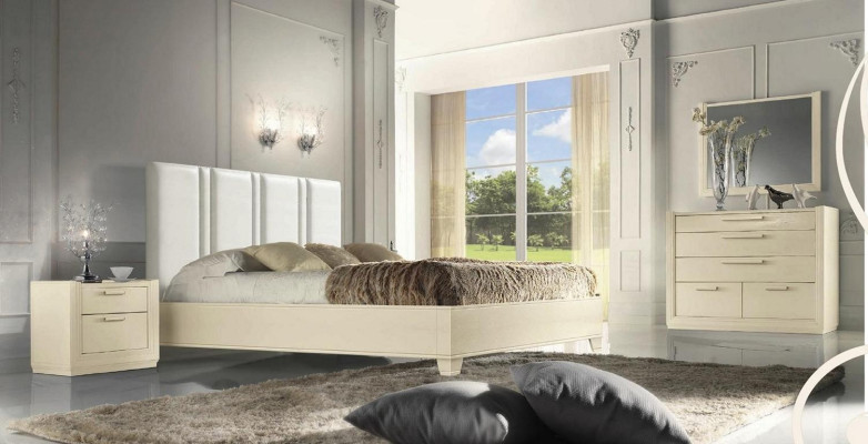 Set da camera da letto completo con letto, comodino, cassettone, specchio. Design di lusso in legno, 5 pezzi.