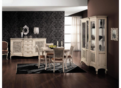 Set da pranzo in legno nuovo con 4 sedie, tavolo, credenza - gruppo di mobili da sala da pranzo 7 pezzi.  Set da pranzo in legno nuovo con 4 sedie, tavolo, credenza - gruppo di mobili da sala da pranzo 7 pezzi.