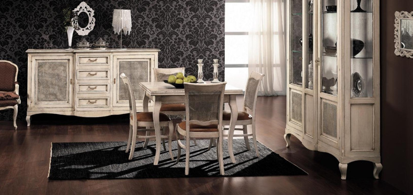 Set da pranzo in legno nuovo con 4 sedie, tavolo, credenza - gruppo di mobili da sala da pranzo 7 pezzi.  Set da pranzo in legno nuovo con 4 sedie, tavolo, credenza - gruppo di mobili da sala da pranzo 7 pezzi.