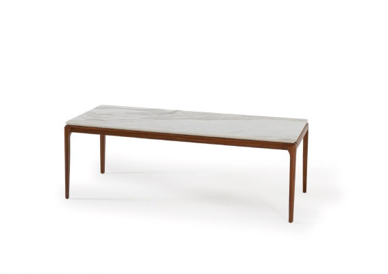 Gruppo tavolo e sedie da pranzo con panca, 4 sedie, tavolo, mobili beige da 6 pezzi.