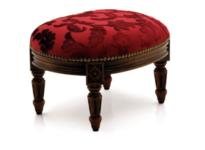 Lussuoso poggiapiedi di design: sgabello multifunzionale in stile squisito.