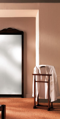 Appendino per abiti in legno, stand per abiti, mobili massicci attaccapanni in legno massello.