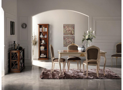 Mobili soggiorno nuovi, sedie da pranzo in legno, poltrona di lusso marrone con schienale.