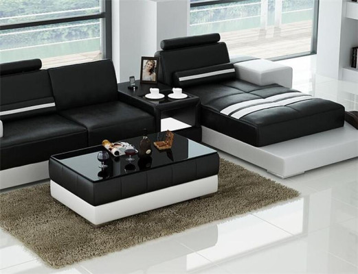 Tavolino design in pelle per salotto con piano in vetro da caffè decorativo.