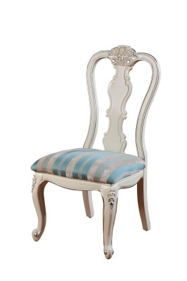 Esclusivo set da sala da pranzo. Scopri l'eleganza senza tempo per la tua casa.