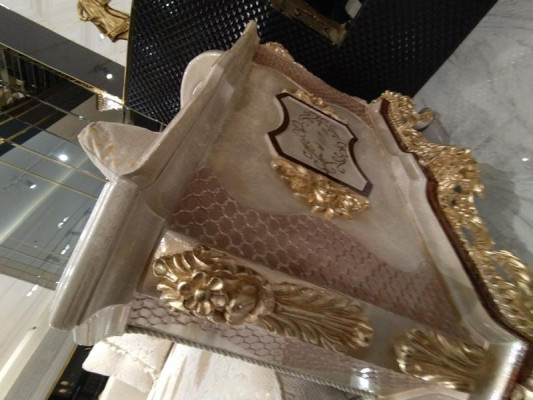 Set divano composto da 3+1 posti in tessuto e legno per il salotto, divano di lusso completamente nuovo.