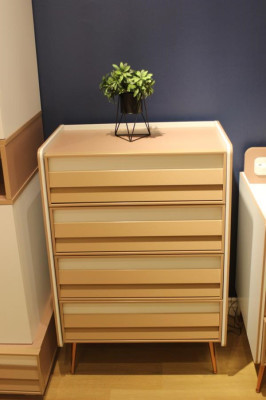 Mobile moderno con 2 cassetti Mobili progettati per la camera da letto dei bambini Nuovo