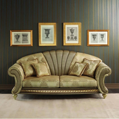 Divano 2 posti design classico in tessuto copriletto con funzione letto.