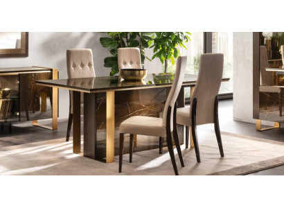 Moderno tavolo da pranzo + set di 6 sedie in stile italiano.