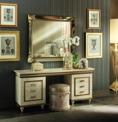 Specchio classico da parete con cornice in legno vero di lusso, nuovo stile barocco arredoclassic.