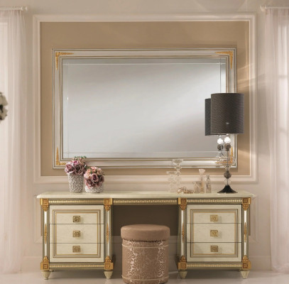 Specchio da parete di design in stile classico, grande specchio arredoclassic per il soggiorno.