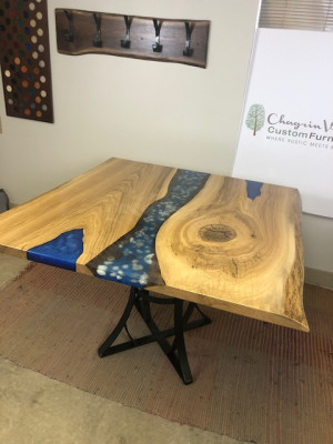 Tavolo da pranzo River Table in legno massiccio, tavoli da 110x110.