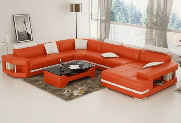 Scopri l'eleganza del moderno e stiloso divano ad angolo a forma di U per il tuo soggiorno.