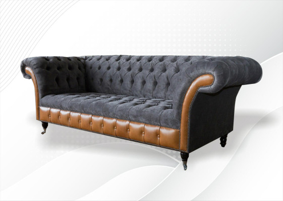 Divano Chesterfield con rivestimento in tessuto grigio a 3 posti.