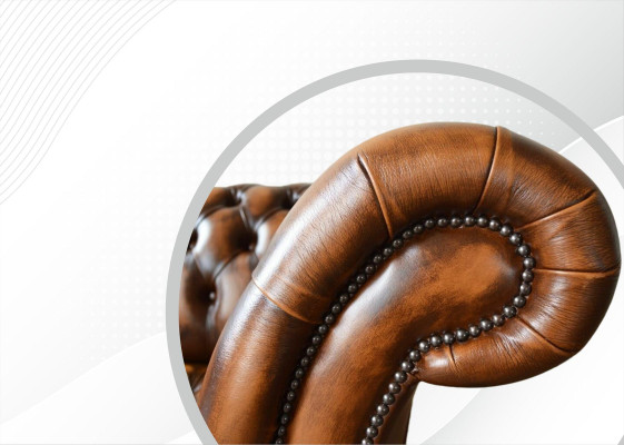 Divano Chesterfield marrone in pelle imbottita, divano da 4 posti.