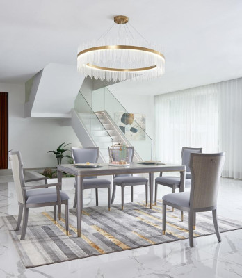 Completo set da tavolo con 6 sedie, mobili di lusso per hotel a Dubai.