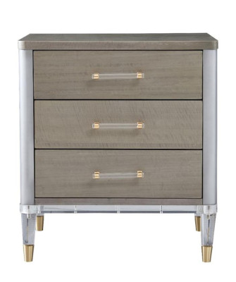 Set da camera da letto classico 3 pezzi. Letto classico + comodino Letto matrimoniale