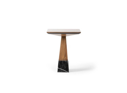 Nuovo tavolino design in legno, moderno arredamento tavolo salotto.