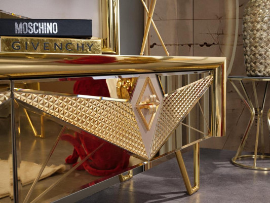 Set di sedute Armadio Armadio Comò TV-Comò in design esclusivo con elementi dorati.