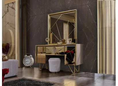 Set camera da letto con letto, comodini, e un tavolo da toeletta con specchio in elegante stile italiano, di colore bianco.