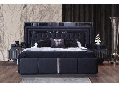 Set da camera nero completo con letto matrimoniale di lusso e 4 comodini.