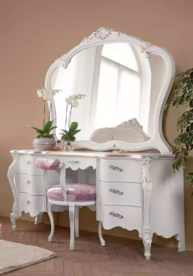 Set completo di mobili per la camera da letto. Set di mobili classici bianchi 8 pezzi nuovi.