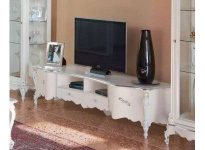Soggiorno bianco parete attrezzata mobili di lusso portatele TV 2 vetrine tavolino.