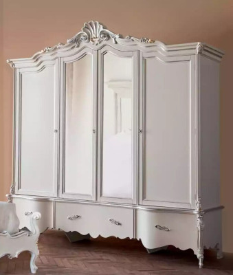 Armadio classico bianco a quattro ante in legno massello design.