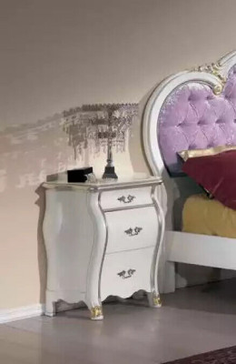 Comodino con 3 cassetti, design in legno classico, nuovo.