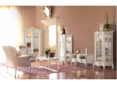 Tavolino classico bianco in legno per il salotto.