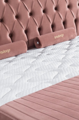 Boxspring letto Chesterfield Rosa Design elegante di lusso con 2 comodini 3 pezzi.