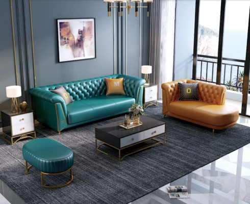 Sofa moderno colorato in pelle, divano a 4 posti con chaise longue.